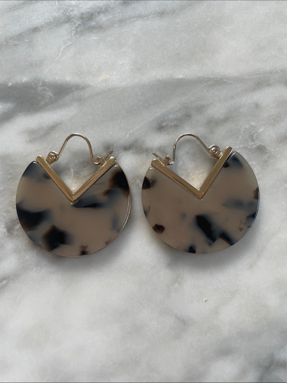 Banana Republic Beige and Black Tortoise V-Hoop Earrings with Gold Accent